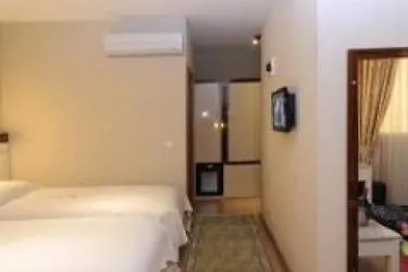 The Port Κωνσταντινούπολη